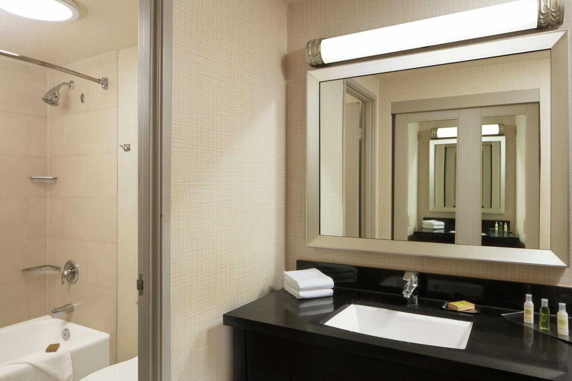 Doubletree By Hilton San Diego Hotel Circle Buitenkant foto
