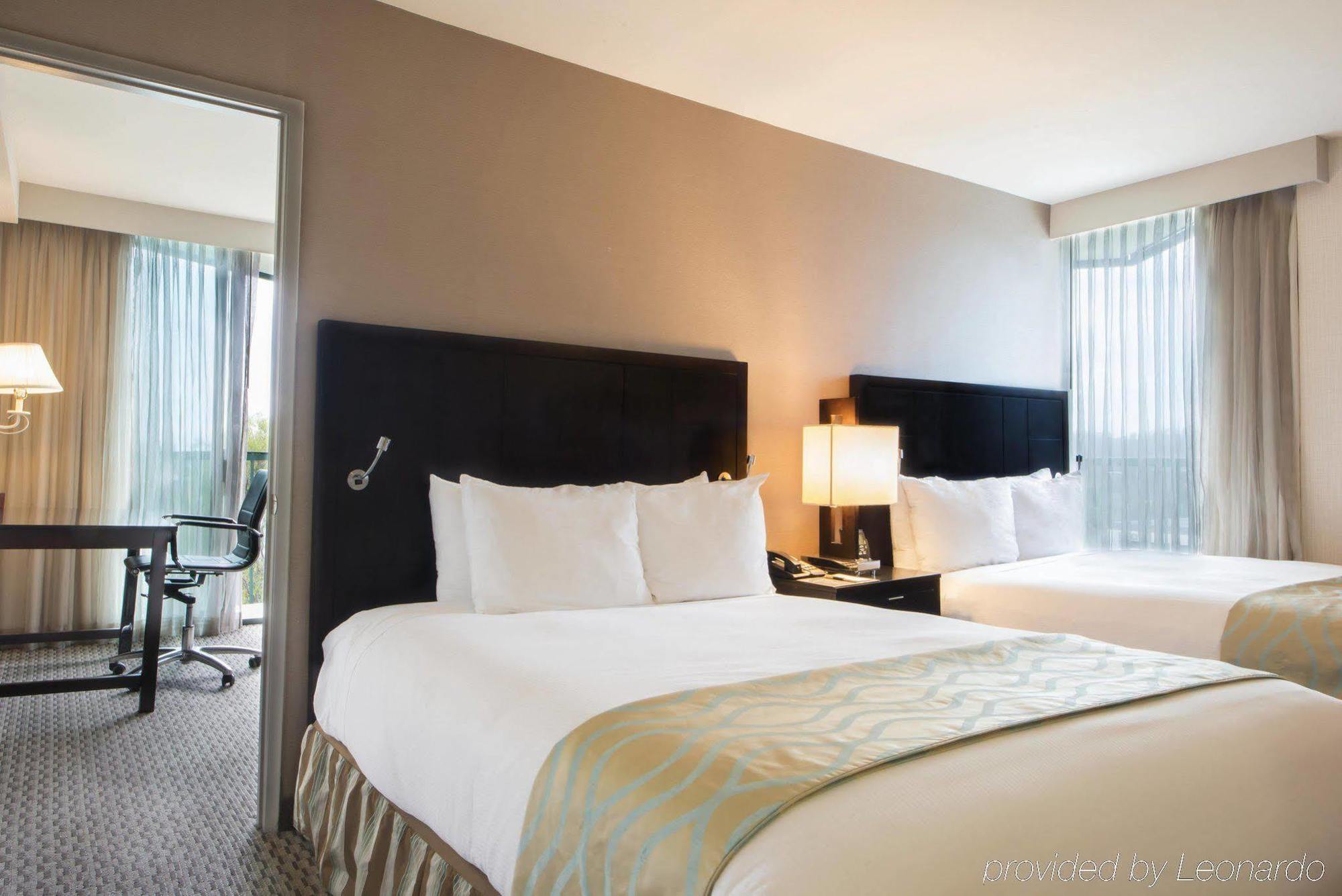 Doubletree By Hilton San Diego Hotel Circle Buitenkant foto